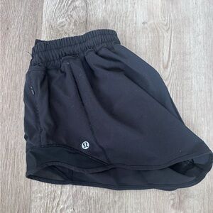 Lululemon Hot Hotty 2.5 Shorts
